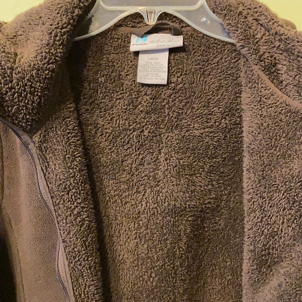Free Country Fleece Jacket Coat Brown Fuzzy Cozy Warm Embroidered Sleeve Large - Picture 4 of 6
